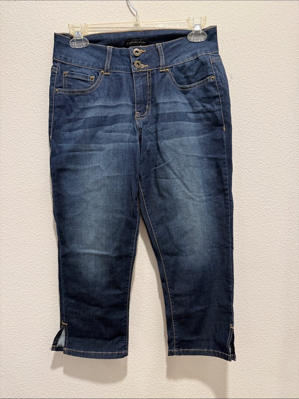 Signature Studio Dark Blue Cropped Ankle Jeans